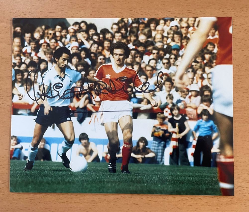Lot 396: Football. Ossie Ardiles Signed 10x8 colour photo. Photo...