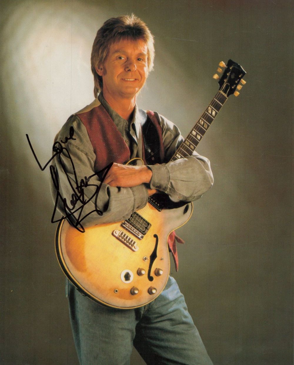 Lot 421: Joe Brown signed 10x8 inch colour photo. Good...