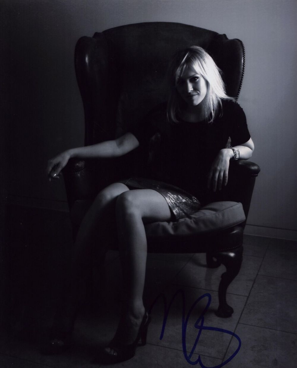 Lot 662: Natasha Beddingfield signed 10x8 inch black and white...