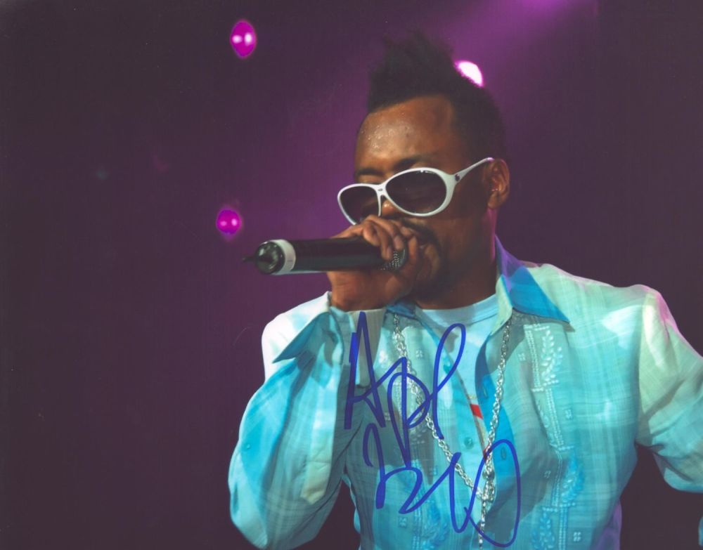 Lot 681: Allan Pineda Lindo signed 10x8 inch colour photo....