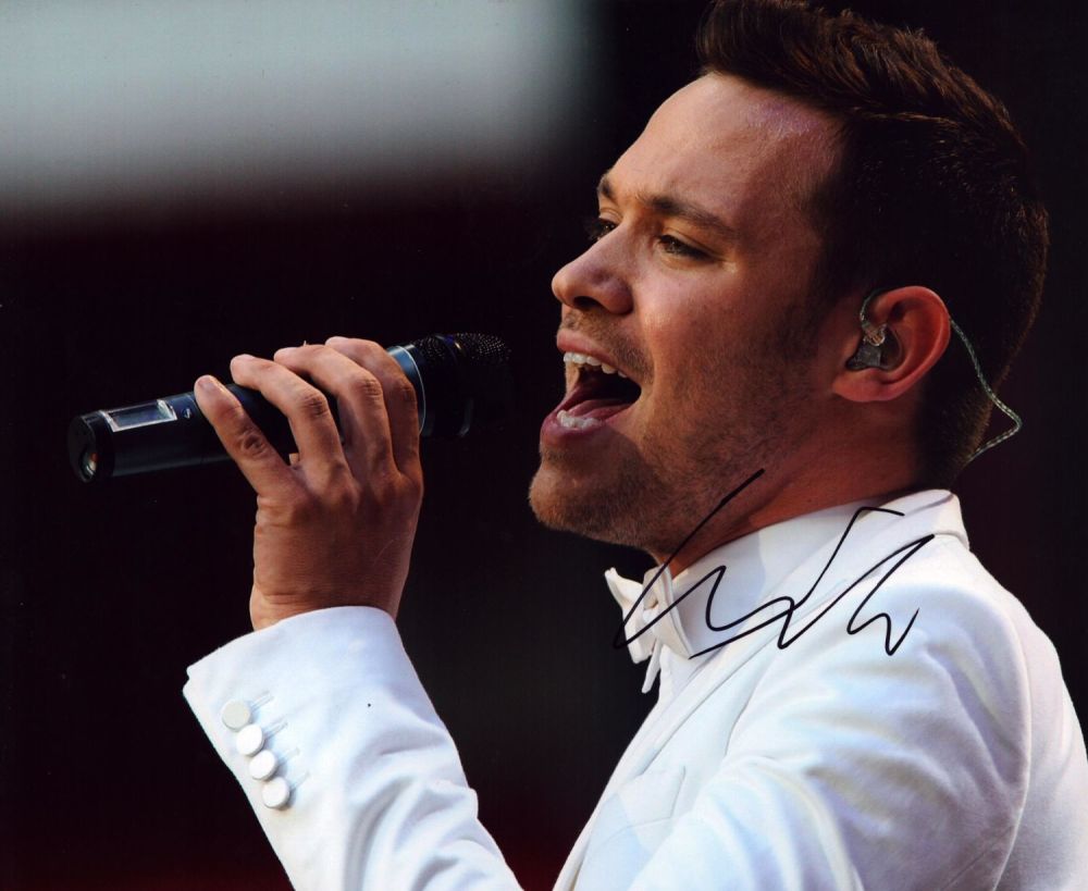 Lot 685: Will Young signed 10x8 inch colour photo. Good...