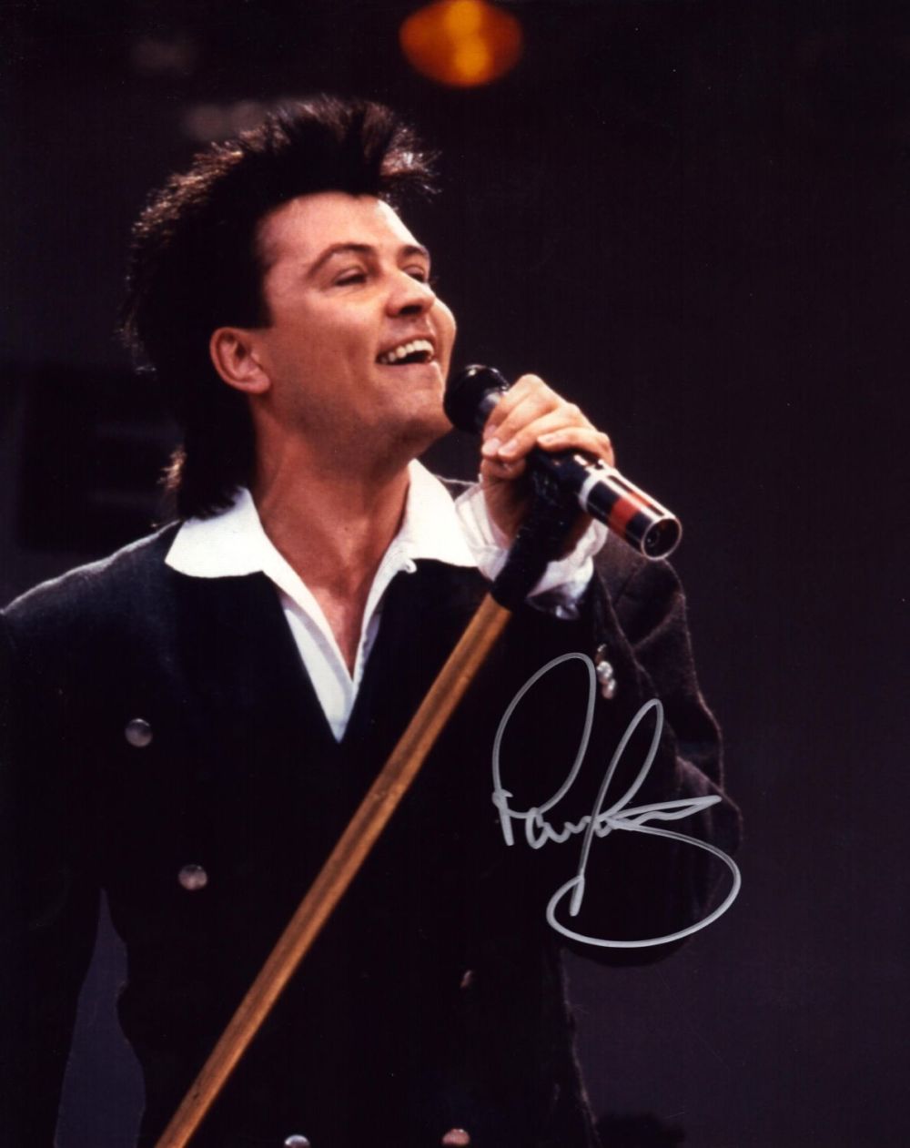 Lot 686: Paul Young signed 10x8 inch colour photo. Good...