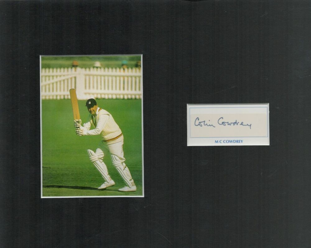 Lot 53: Colin Cowdrey signed autographed colour photo. Was an...