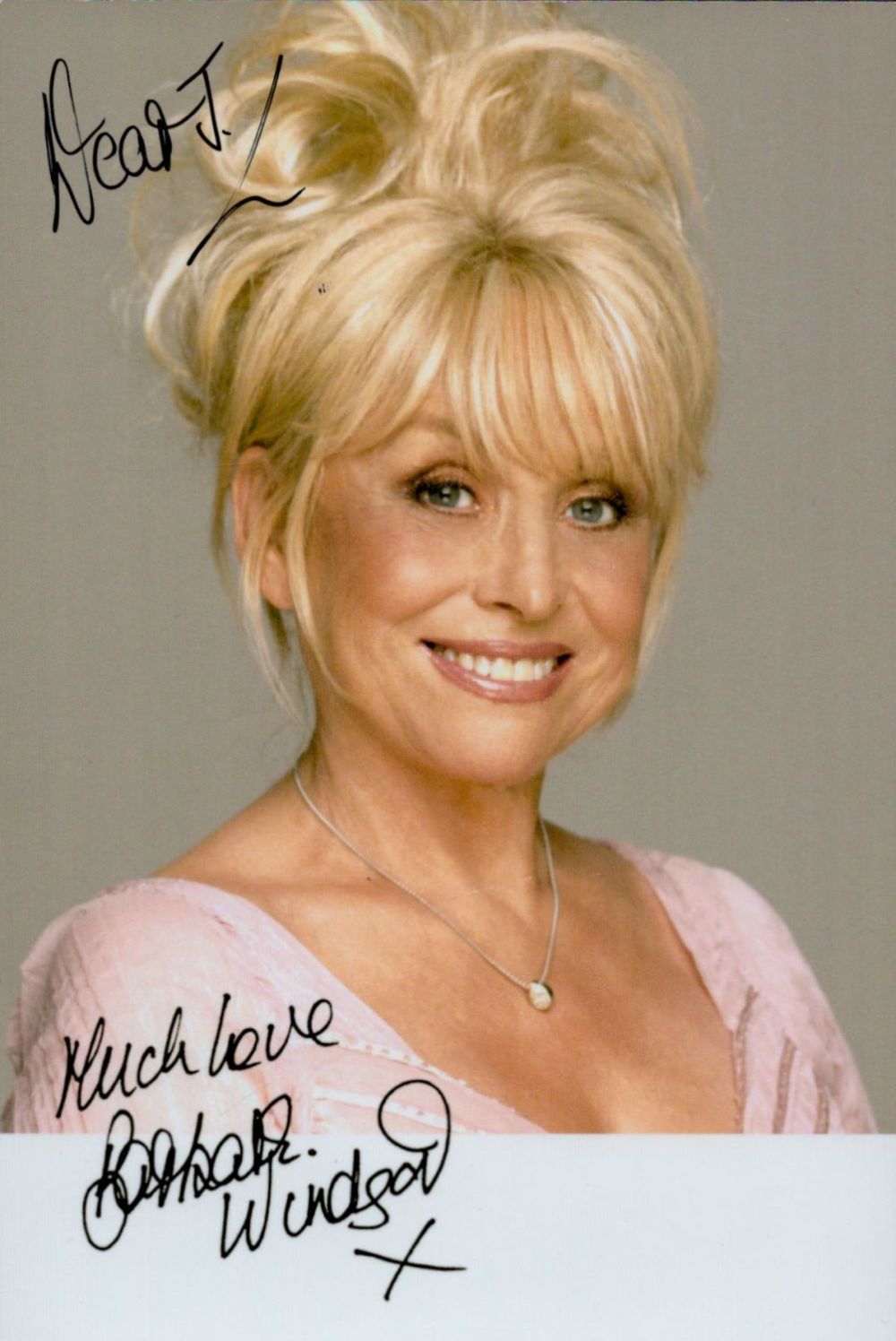 Lot 359: Barbara Windsor signed 6x4 colour photo dedicated. Good...