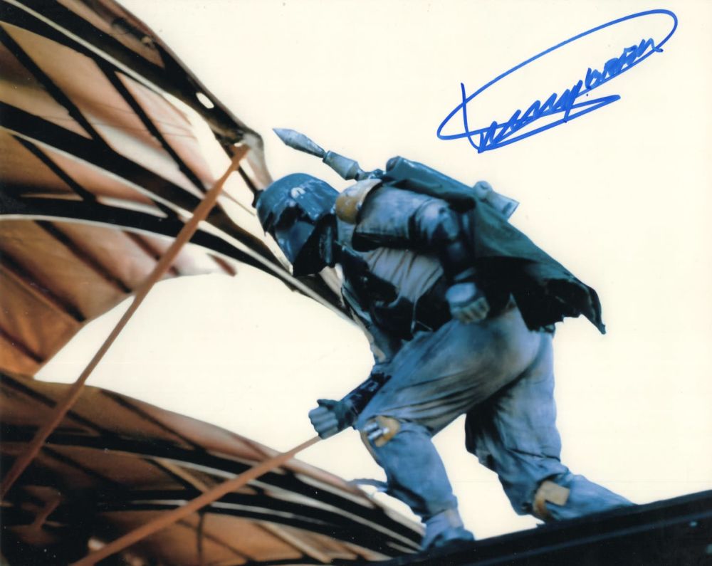 Lot 532: Star Wars 8x10 inch scene photo signed by...