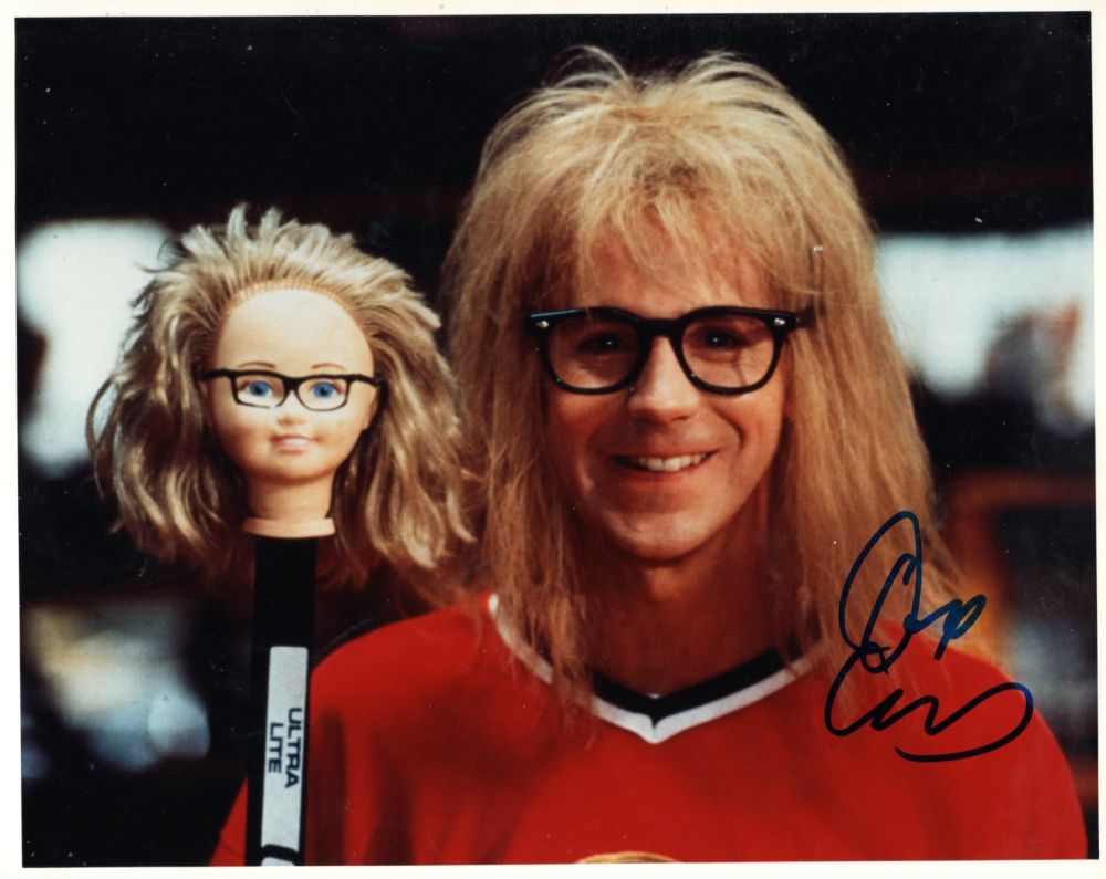 Lot 559: Waynes World cult comedy movie 8x10 photo signed...