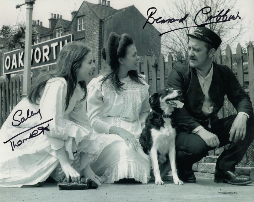 Lot 602: The Railway Children 8x10 movie scene photo signed...