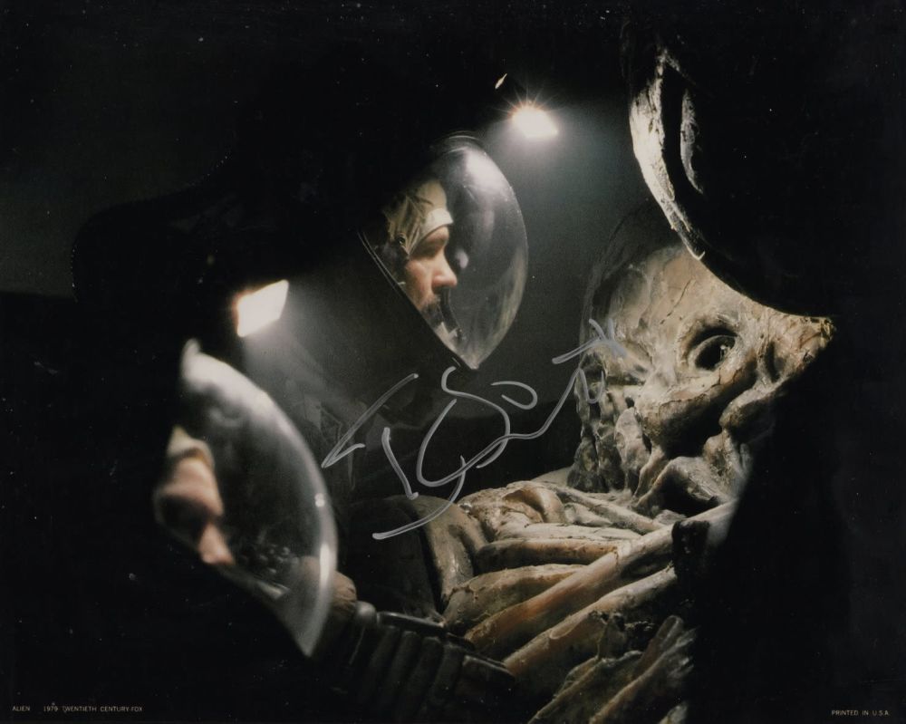 Lot 605: Alien, epic science fiction movie 8x10 photo signed...