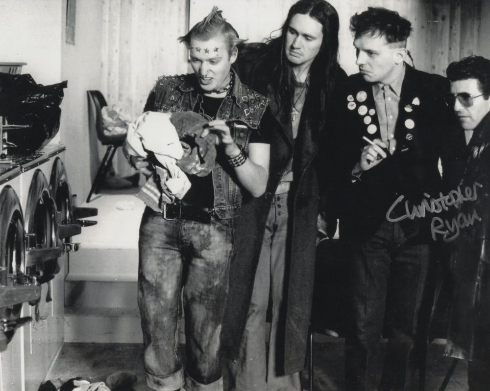 Lot 659: The Young Ones cult British TV comedy series...