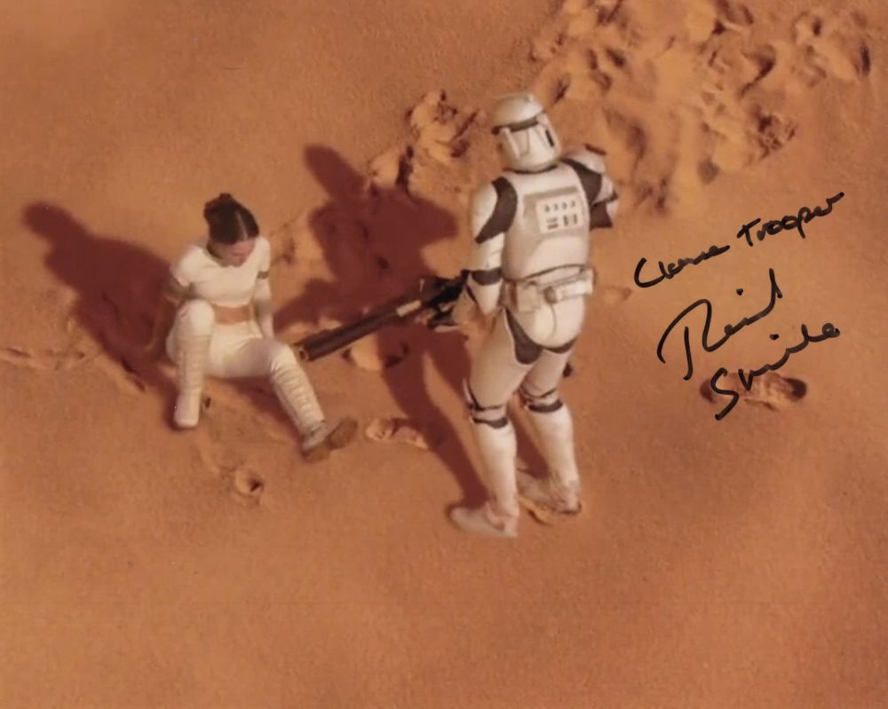 Lot 669: Star Wars Revenge of the Sith 8x10 inch...