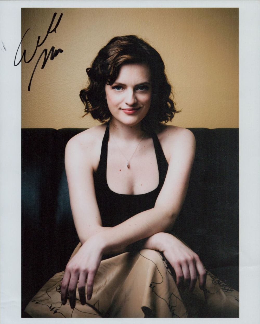 Lot 191: Elisabeth Moss signed 10x8 inch colour photo. Good...