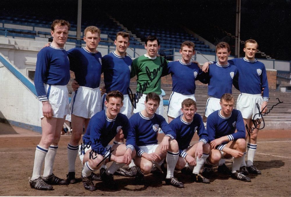 Lot 312: Autographed LEICESTER CITY 12 x 8 Photo :...