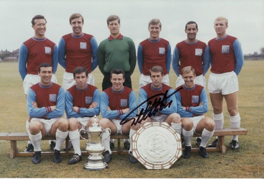 Lot 327: Autographed GEOFF HURST 12 x 8 Photo :...