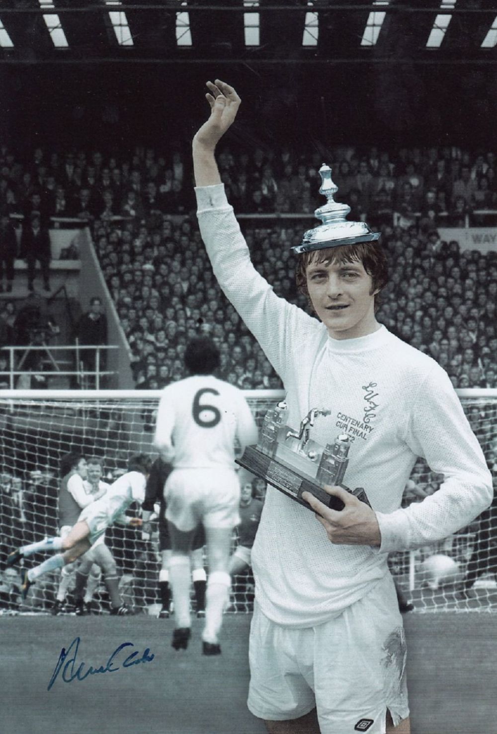 Lot 226: Football Autographed ALLAN CLARKE 12 x 8 Photo...