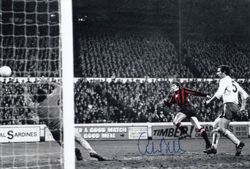 Lot 229: Football Autographed COLIN BELL 12 x 8 Photo...