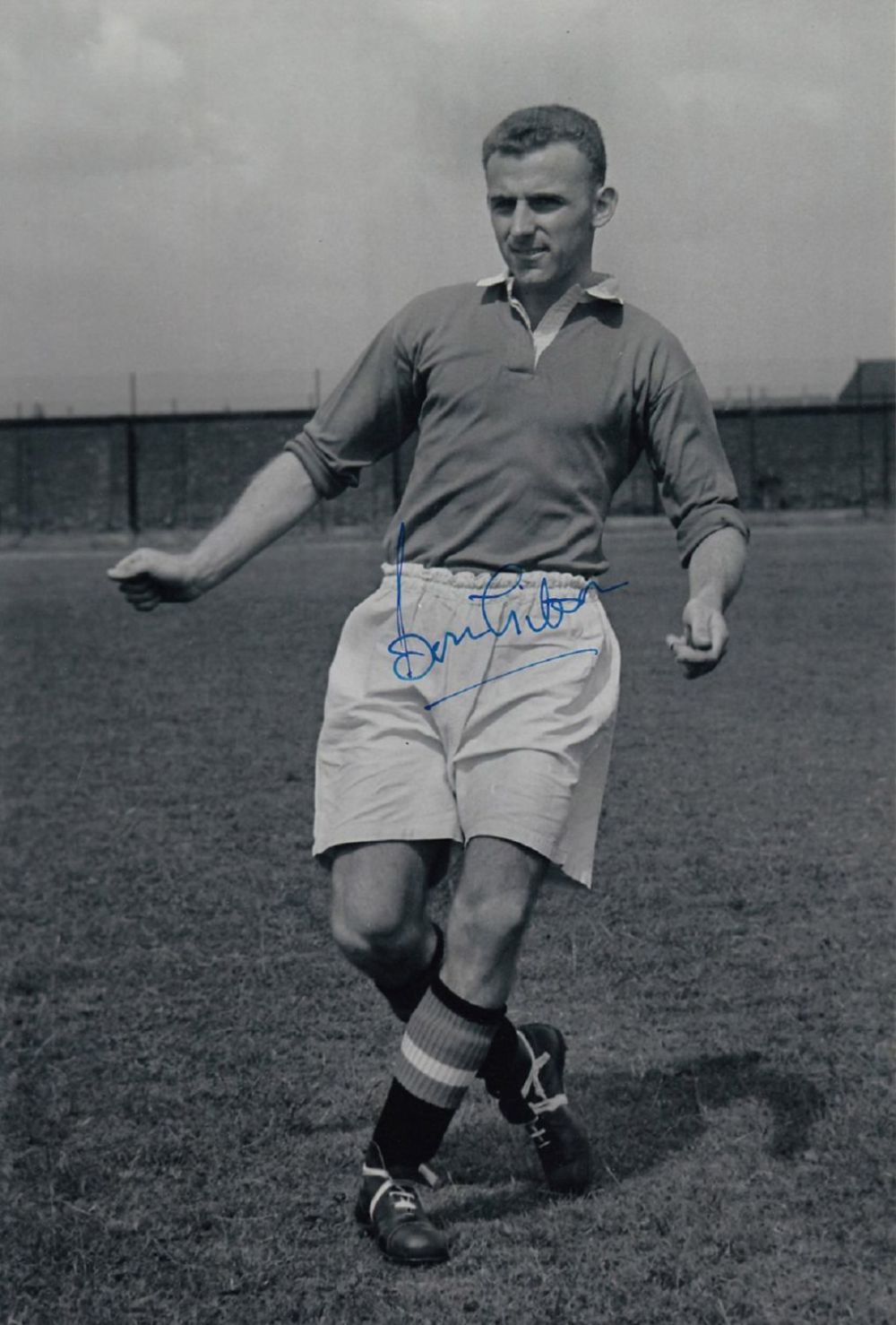 Lot 234: Football Autographed DON GIBSON 12 x 8 Photo...