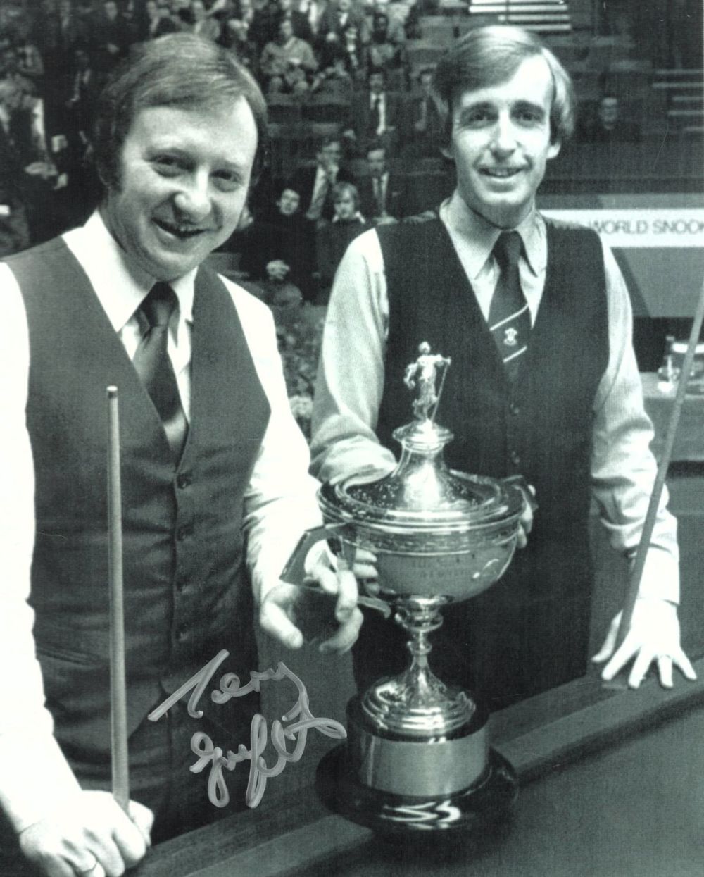 Lot 298: TERRY GRIFFITHS signed Snooker 8x10 Photo. Good Condition....