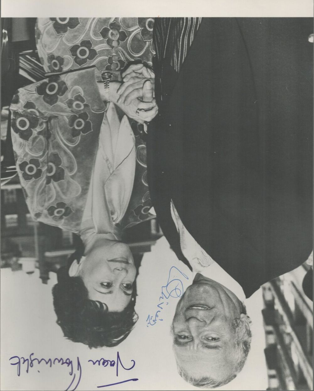 Lot 318: Lawrence Olivier and Joan Plowright signed 10x8inch black...