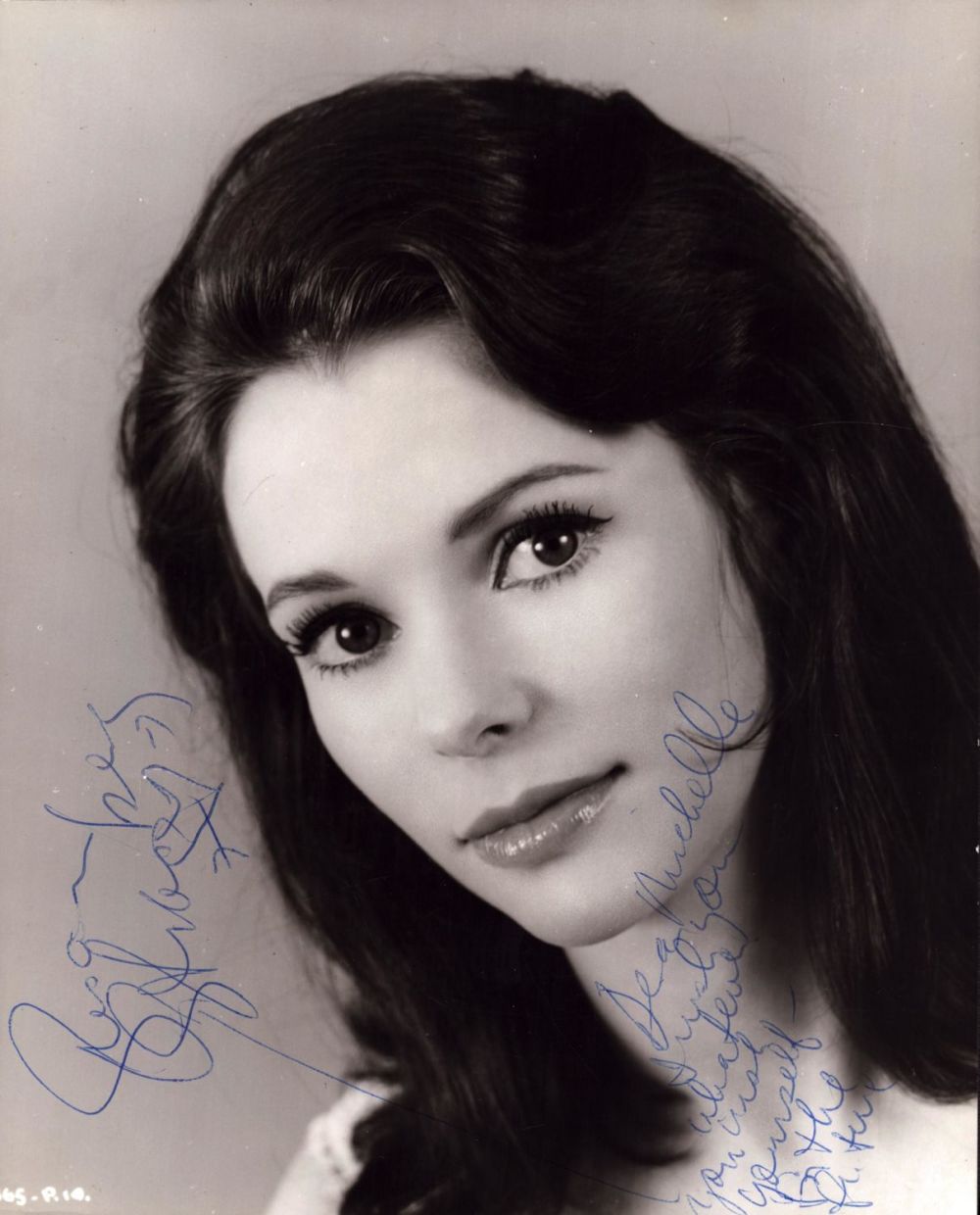 Lot 548: Susan Strasberg signed 9x8 inch black and white...