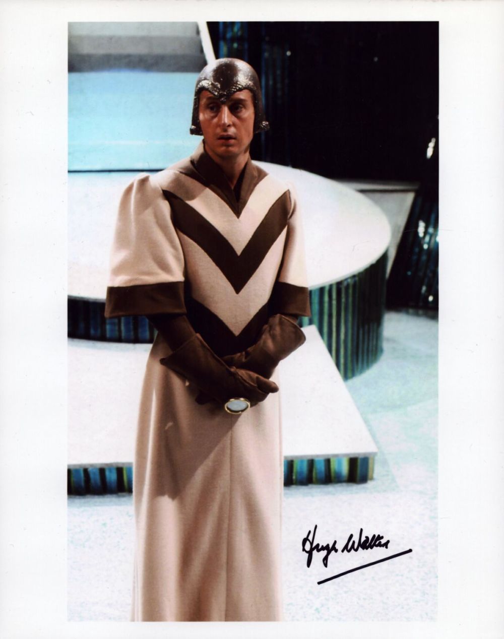 Lot 569: Hugh Walters signed 10x8 inch colour photo. Good...