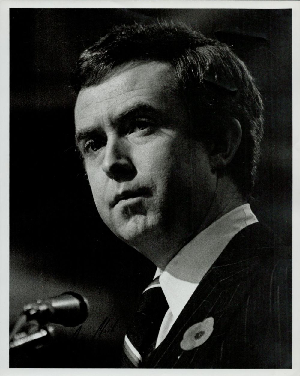 Lot 213: Joe Clark signed 10x8 inch black and white...