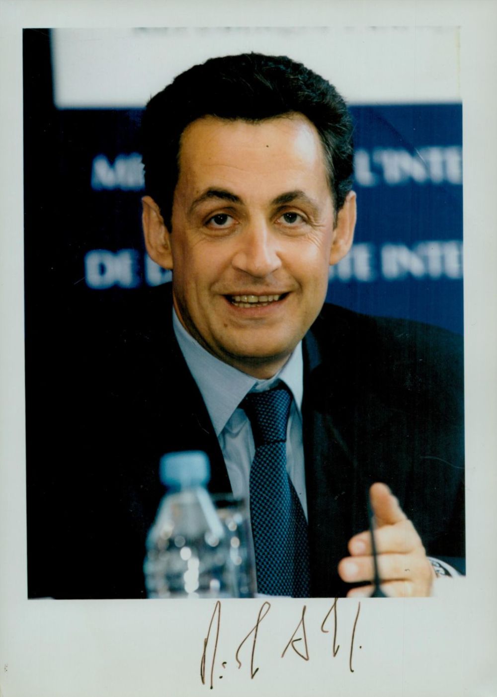 Lot 217: Nicolas Sarkozy signed 8x6 inch colour photo. With...