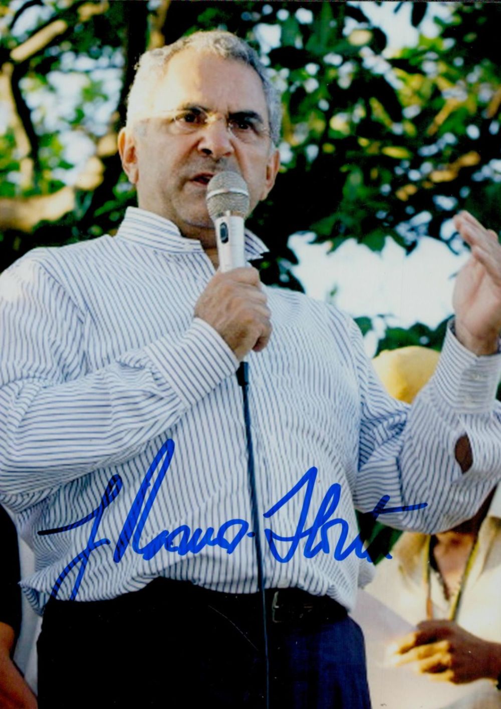 Lot 230: Jose Ramos Horta signed 7x5 inch colour photo....