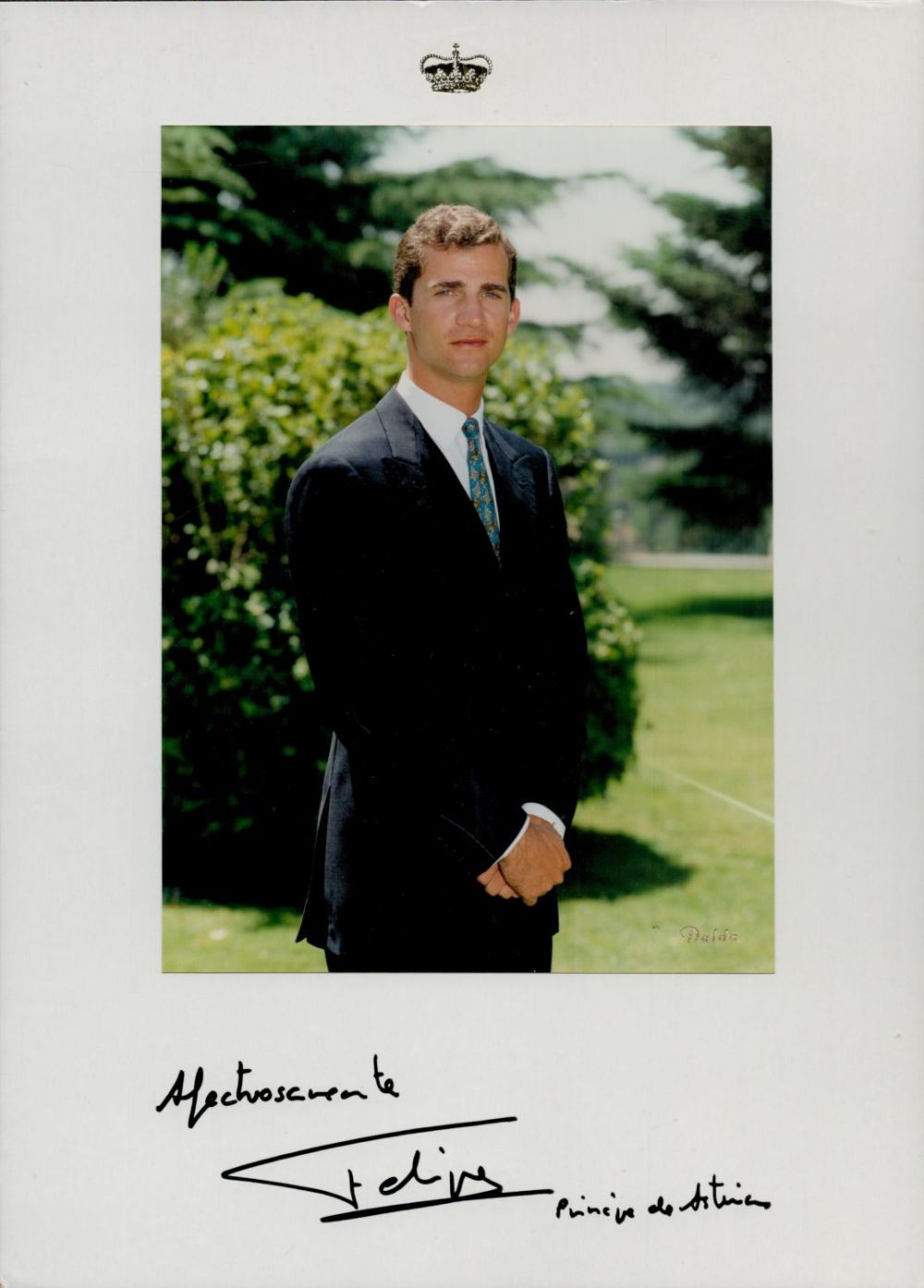 Lot 233: King Felipe VI signed 12x8 inch colour photo....