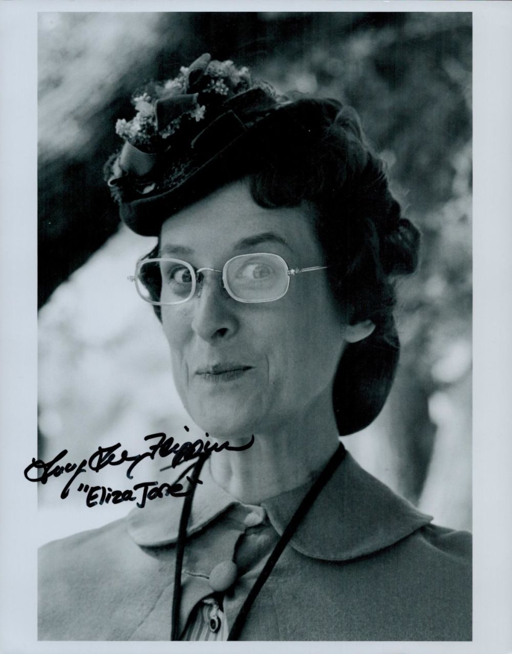 Lot 302: Lucy lee flipping actress signed 'little house on...