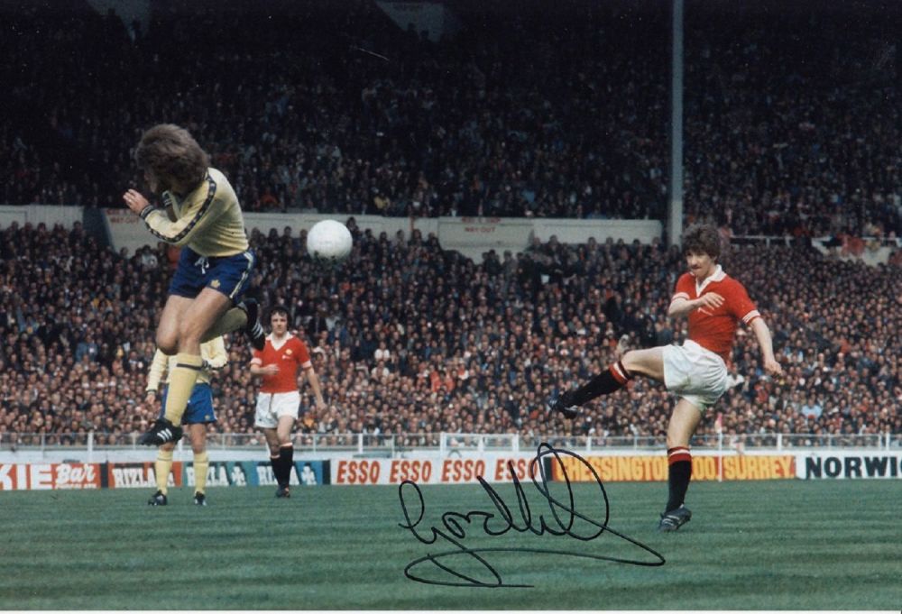 Lot 360: Autographed Gordon hill 12 x 8 photo :...