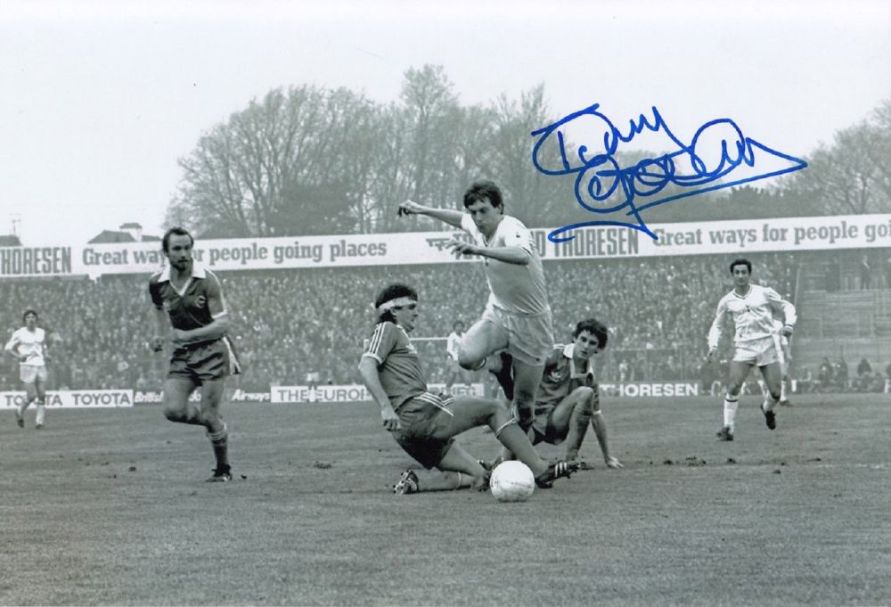 Lot 367: Autographed tony Galvin 12 x 8 photo :...