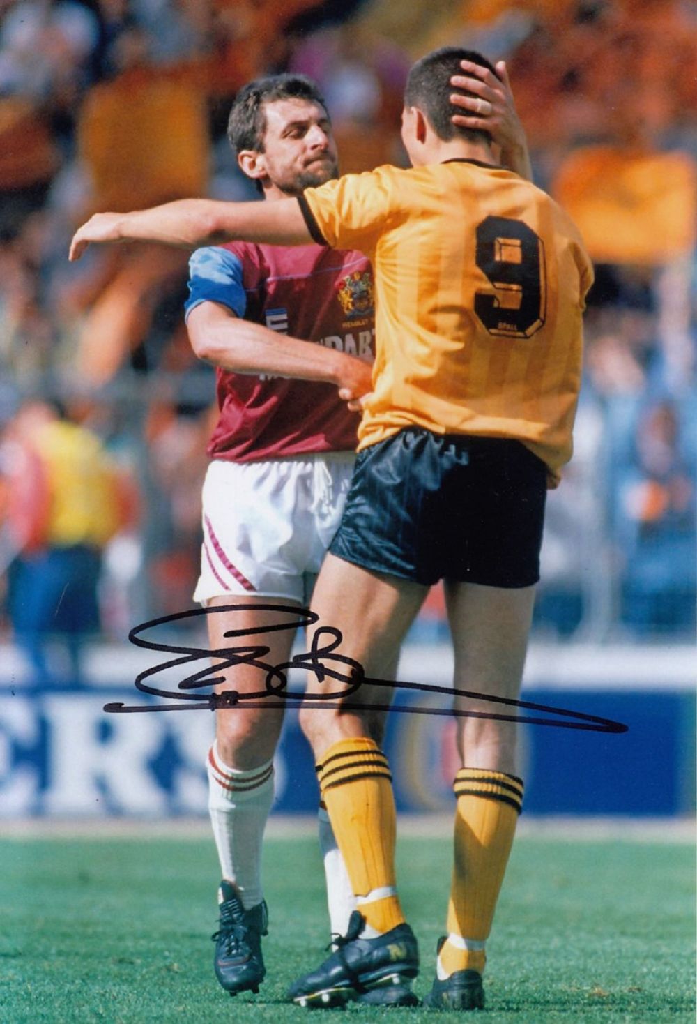 Lot 373: Autographed Steve bull 12 x 8 photo :...
