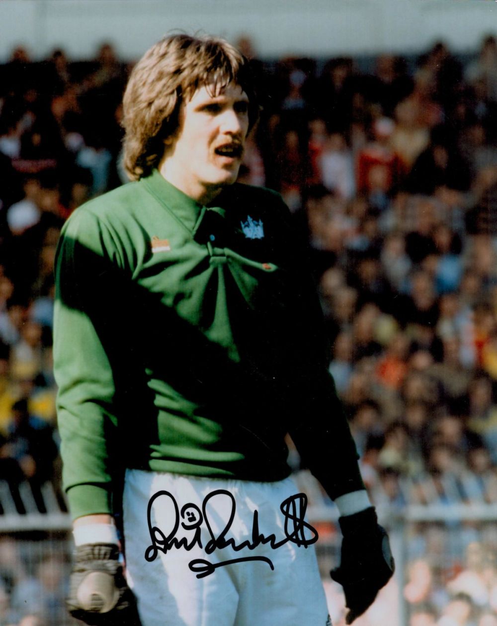 Lot 416: Phil Parkes signed 10x8" colour photo. Philip Parkes...