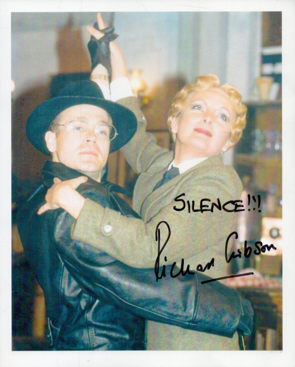 Lot 476: Richard Gibson signed Colour Photo 10x8 Inch. Is...
