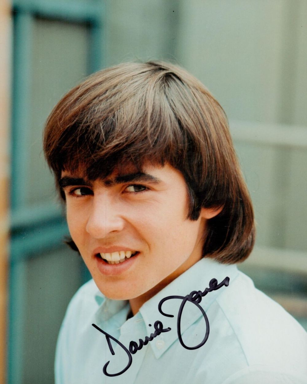 Lot 507: Davy Jones signed 10x8 inch colour photo. Good...