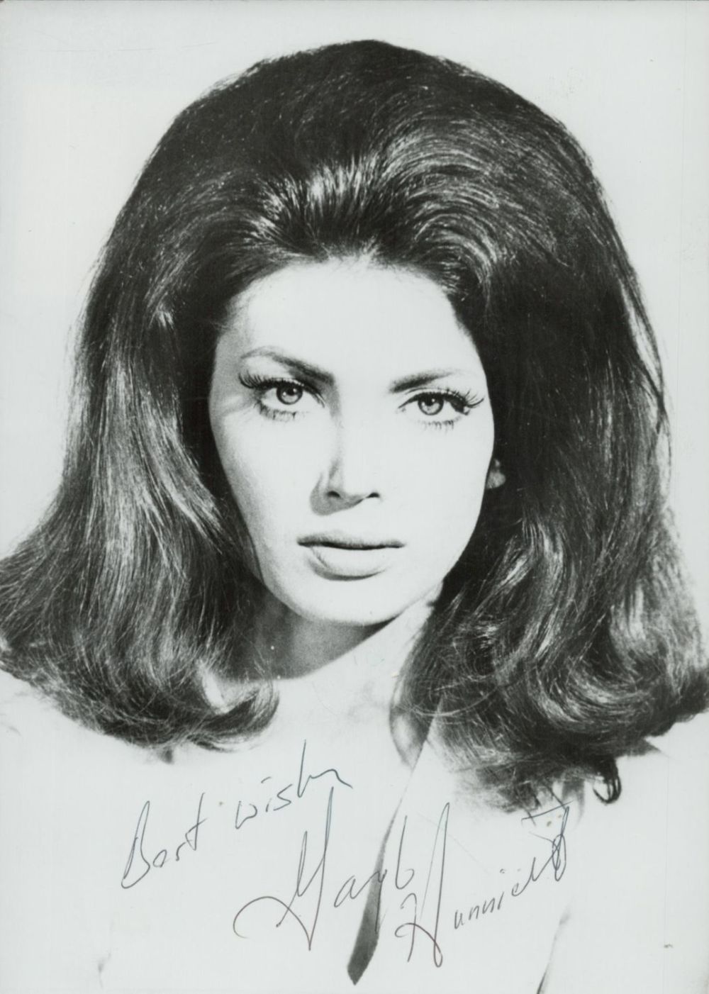 Lot 545: Gayle Hunnicutt signed Black and White Photo 7x5...