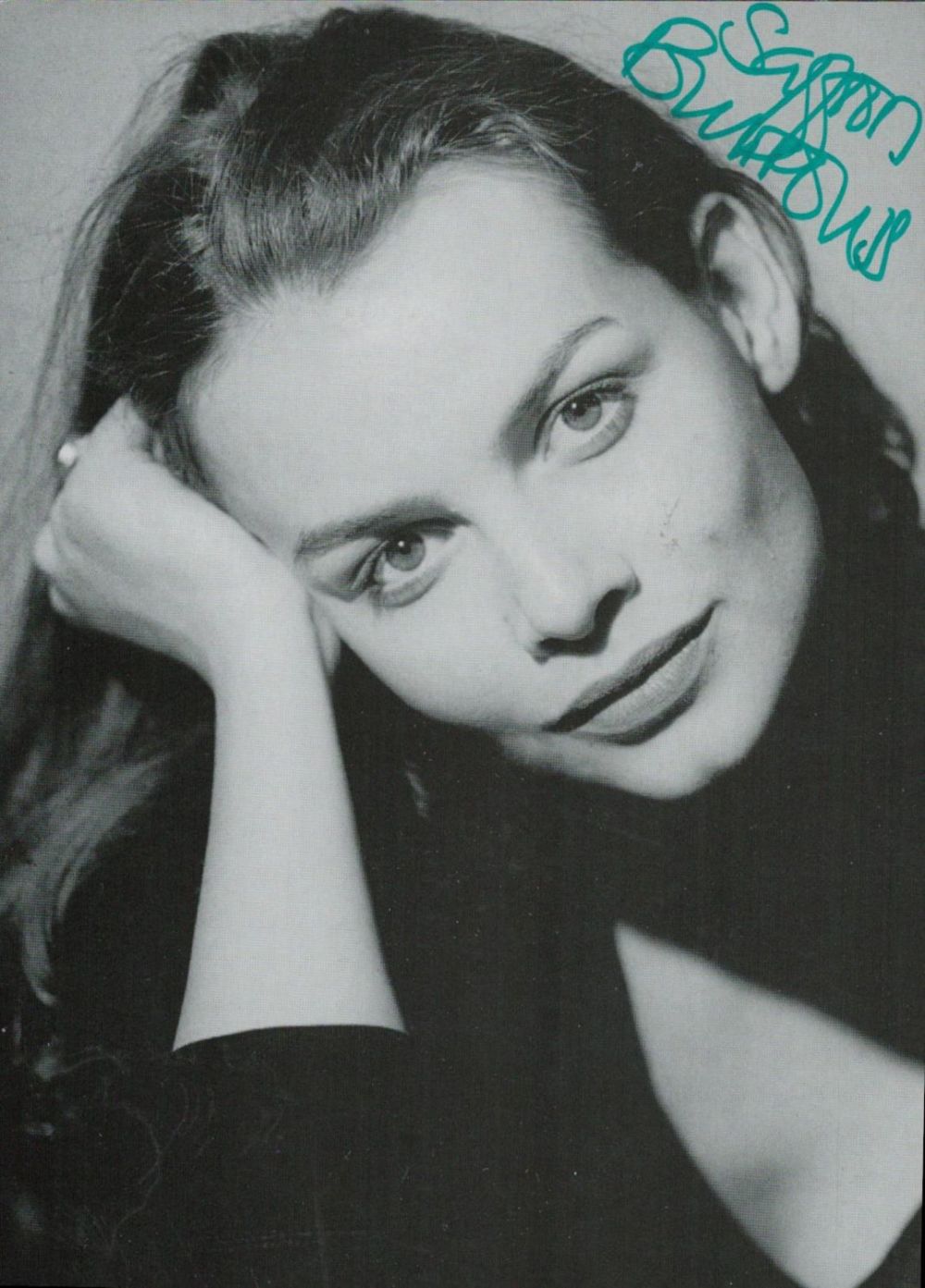 Lot 569: Saffron Burrows signed Black and White Photo 6x4...