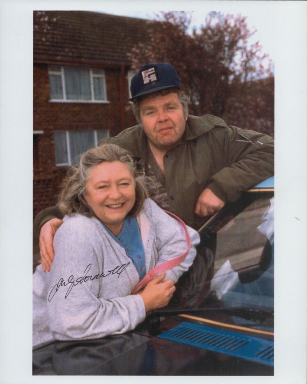 Lot 570: Judy Cornwell signed Colour Photo 10x8 Inch Is...