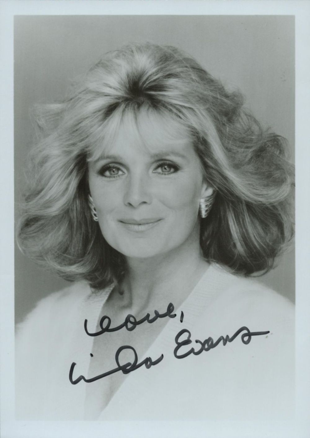 Lot 580: Linda Evans signed Black and White Photo 7x5...