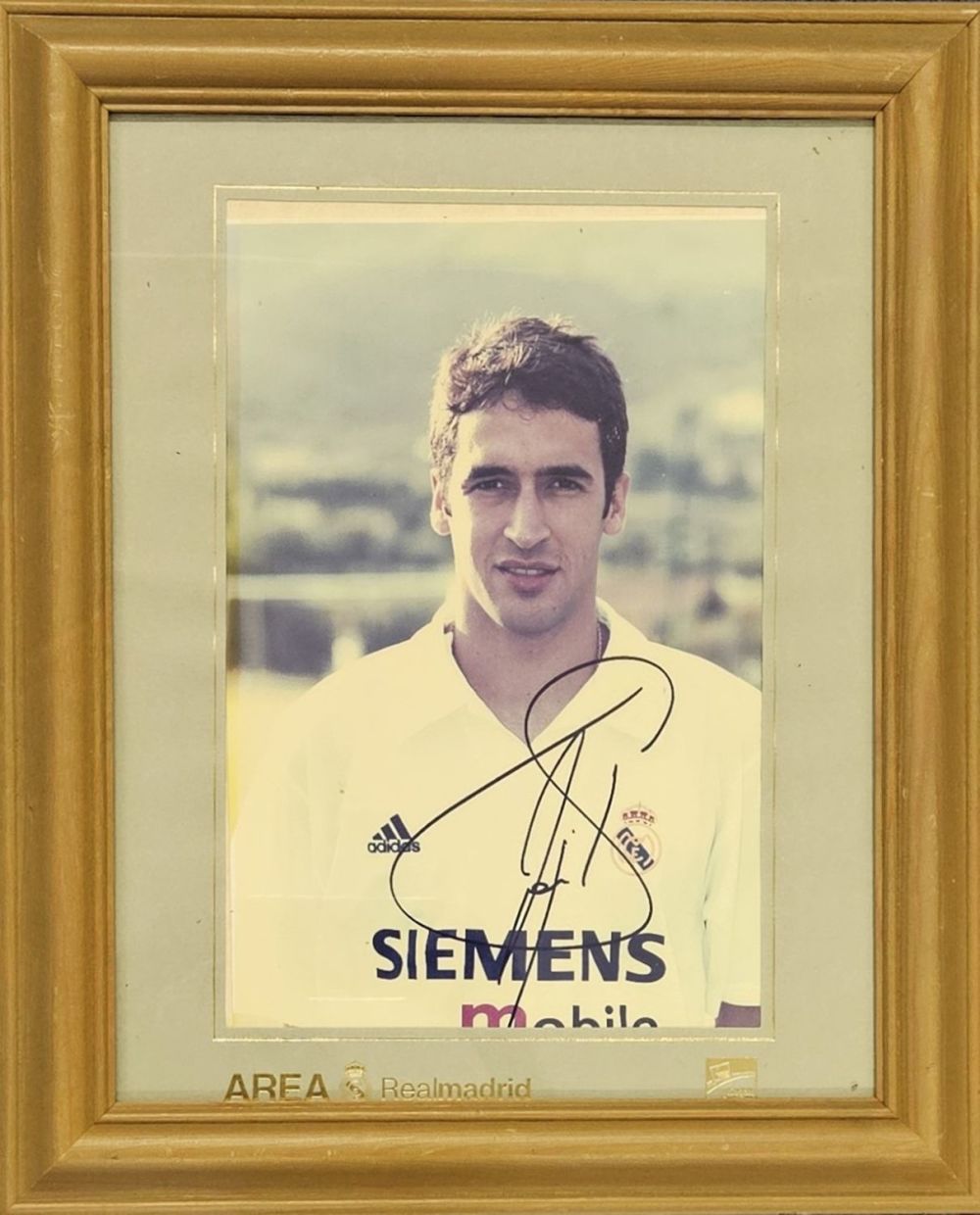 Lot 694: Real Madrid legend Raul signed approx. 16x12 framed...