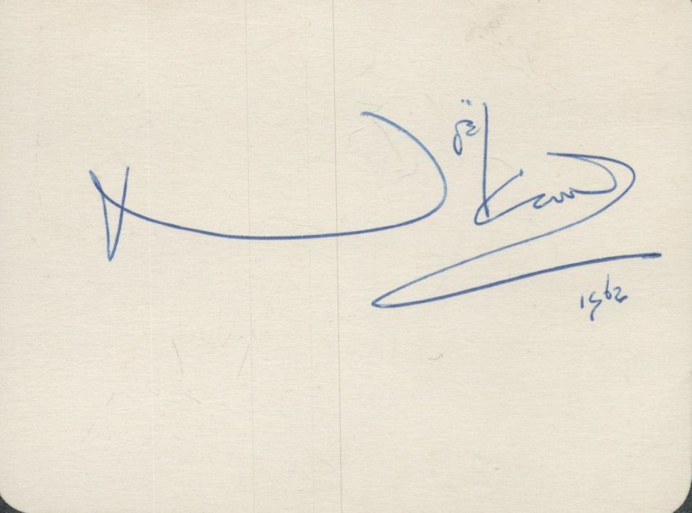 Lot 99: Sir Noël Coward signed Autograph card 4.5x3.5 Inch....