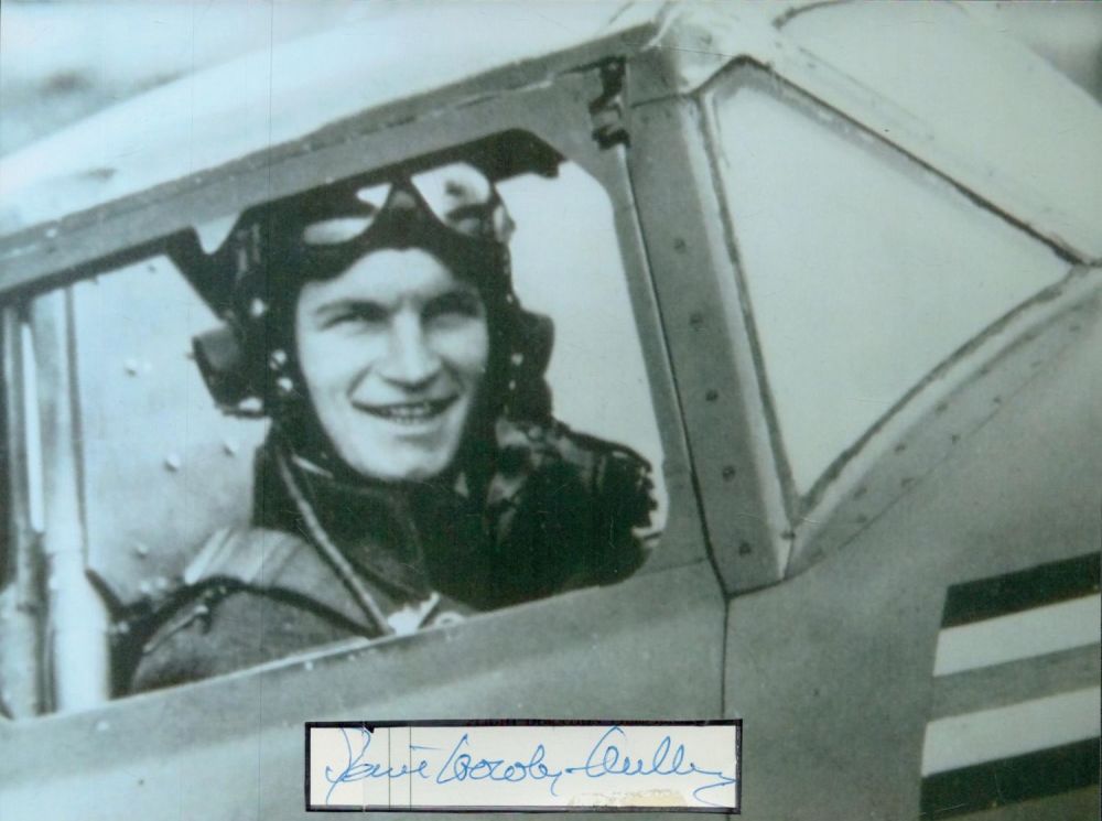 Lot 398: WW2 Battle of Britain fighter ace Air Marshall...