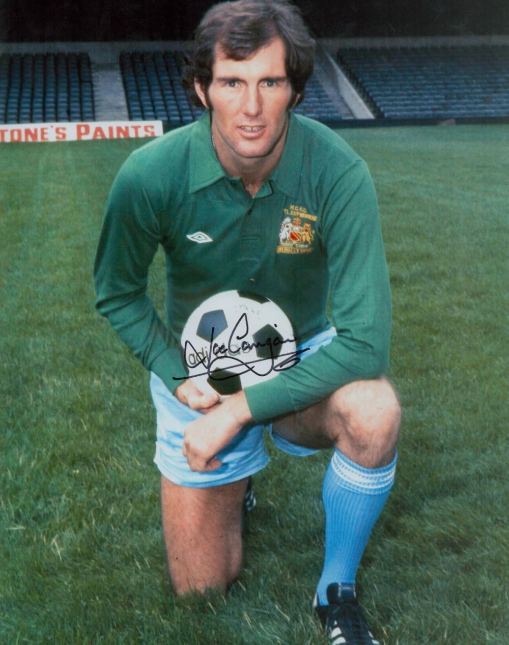 Lot 601: Joe Corrigan signed Colour Print 16x12 Inch. is...