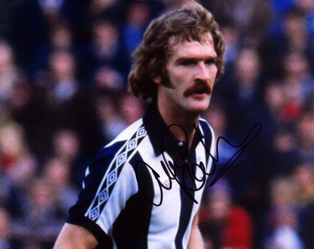 Lot 693: Dan Peacock signed 10x8 colour photo. Good condition....