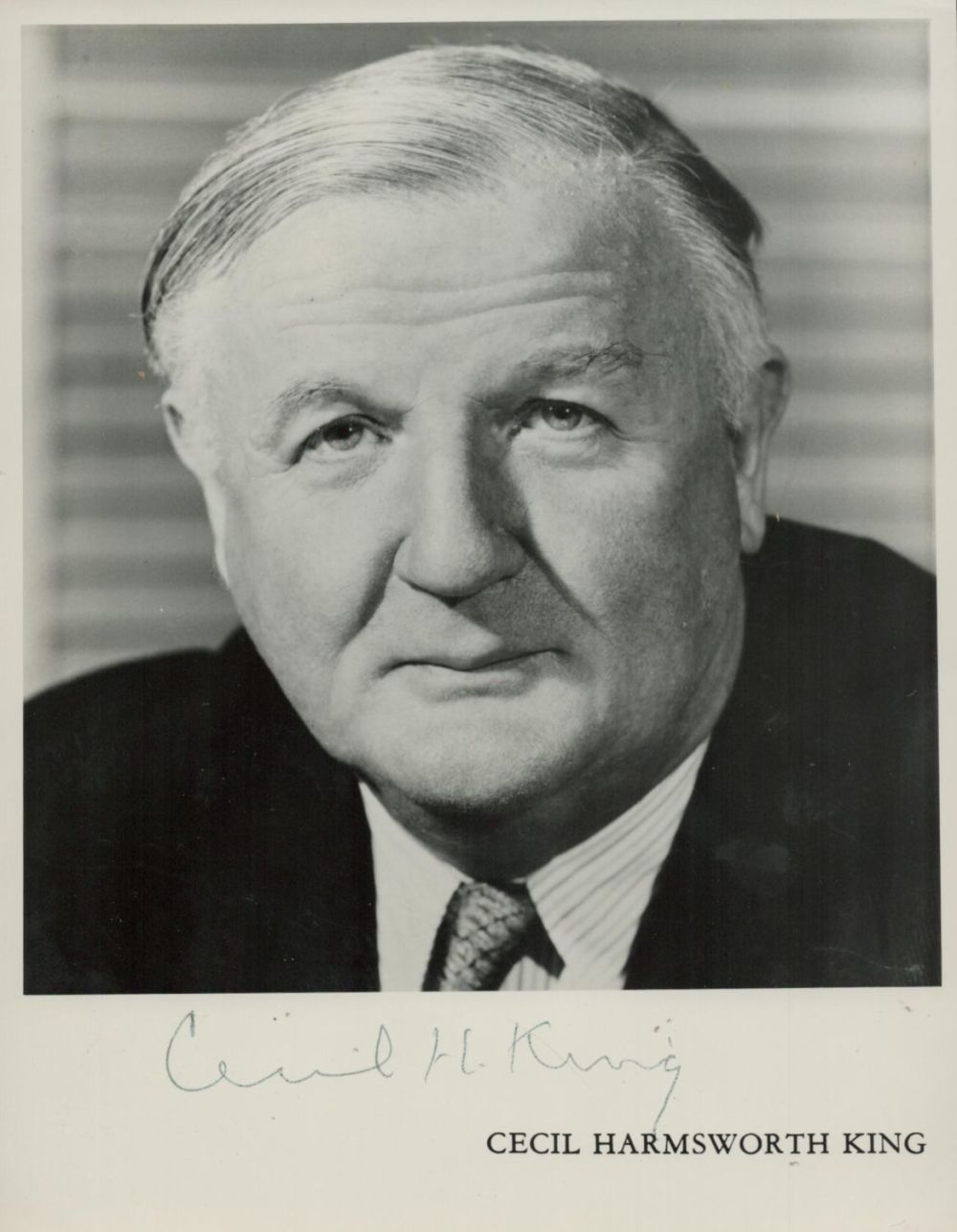 Lot 702: Cecil Harmsworth King - British Author Signed 6x8...