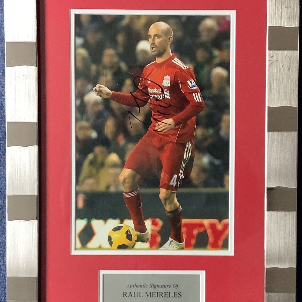 Lot 722: Raul Meireles (Liverpool FC) Signed 12 x 8...