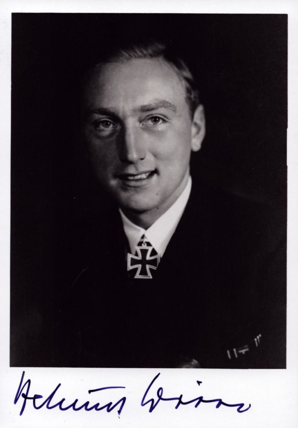 Lot 65: Korvettenkapitan Helmut Witte signed 6x4 inch black and...