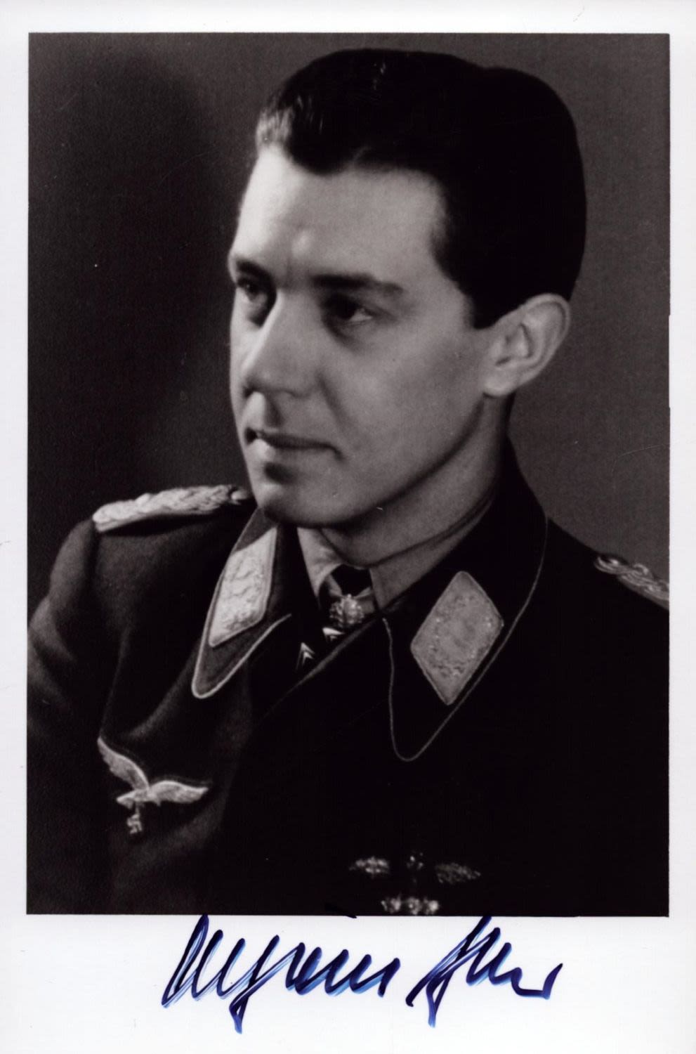 Lot 68: Oberstleutnant Hans Joachim Jabs signed 6x4 inch black...