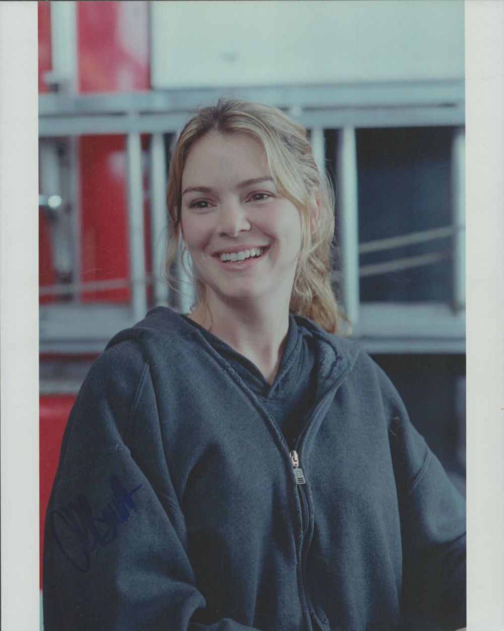 Lot 192: Jacinda Barrett signed 10x8 inch colour photo. Good...