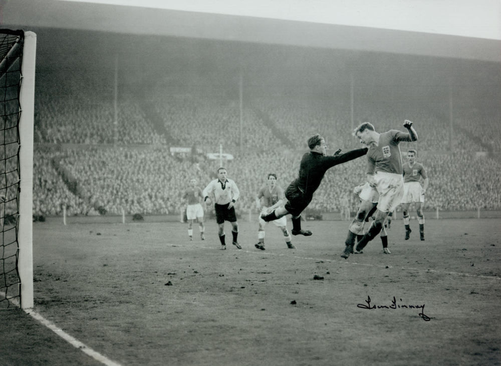 Lot 201: Autographed TOM FINNEY 16 x 12 Photo :...